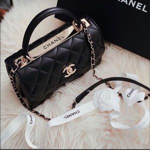 l’M NOT SELLING ANYTHING. I WANT TO BUY THIS BAG.